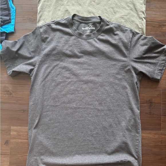 Eddie Bauer Mens Medium t-shirt bundle, Various Colors. Retail $28 - Picture 6 of 8